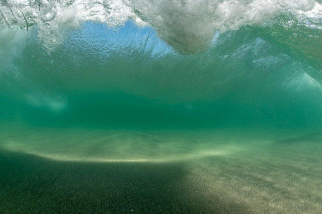 p.008, Mouvements de sable dans les vagues des Blancs Sablons – Finistère.