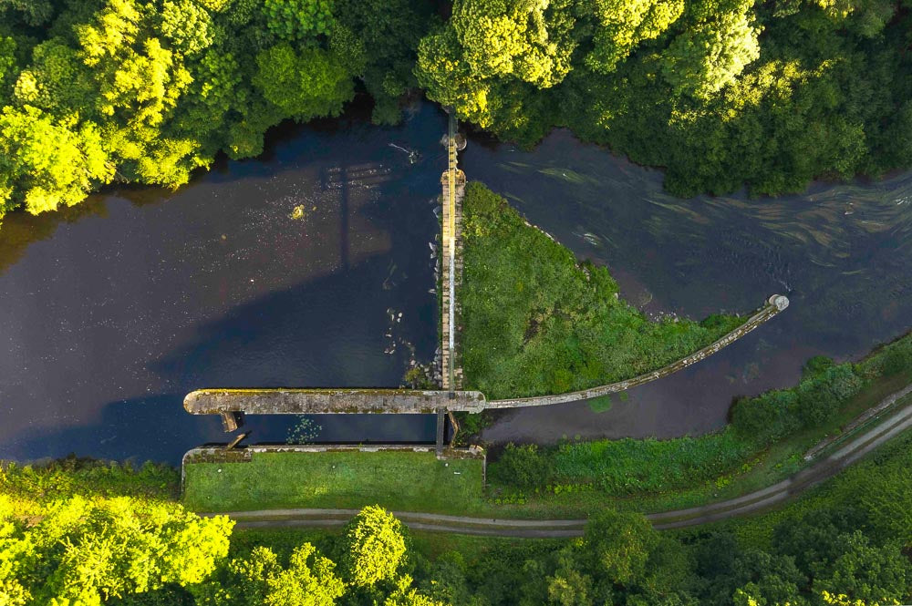 p.056, Une écluse vue d'en haut.