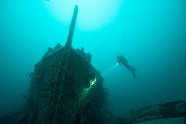 p.060, Poupe de l’épave de l’Amoco Cadiz, coulé en mars 1978. Portsall – Finistère