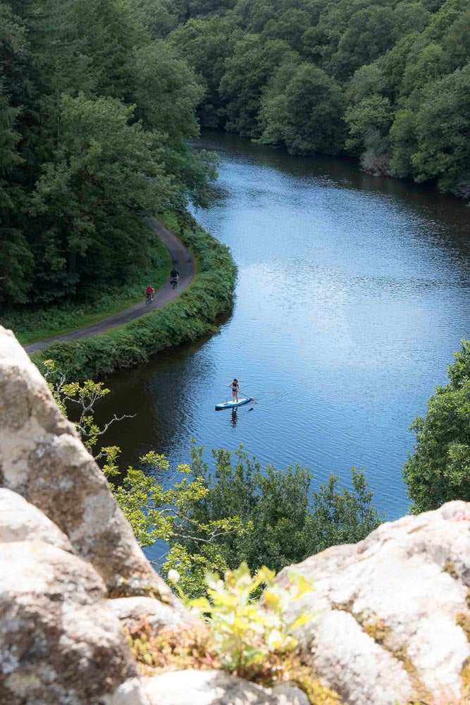p.114, La Chaise du Diable domine les méandres du Blavet.