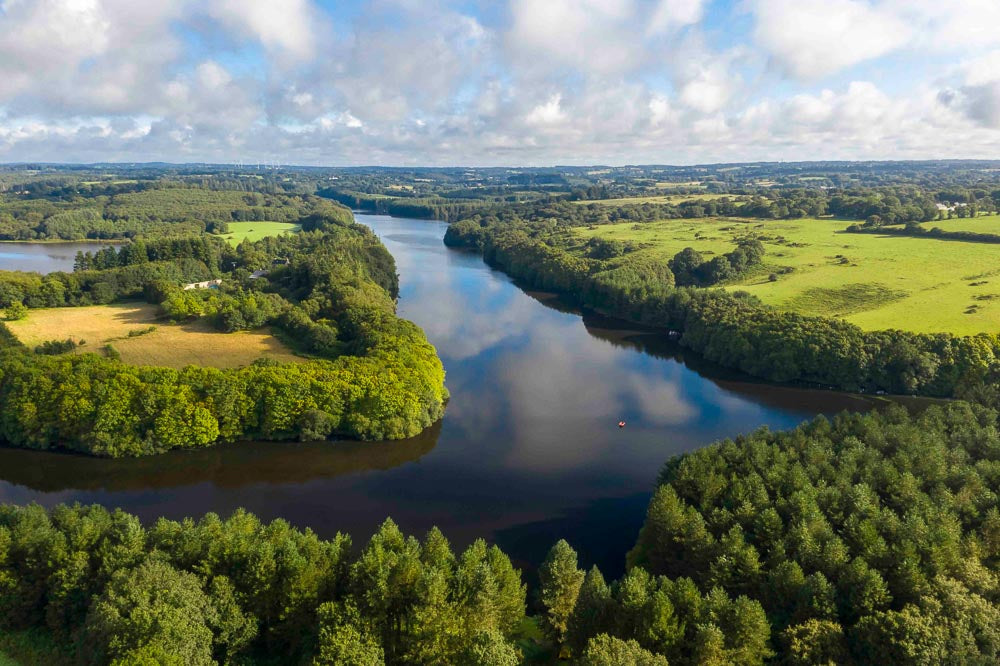 p.016, Etang de Kerné-Uhel, Côtes d'Armor.
