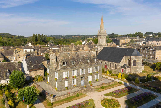 p.028, Le village de Gouarec, Côtes d'Armor.