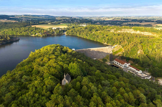 p.052, Lac et barrage de Guerlédan.
