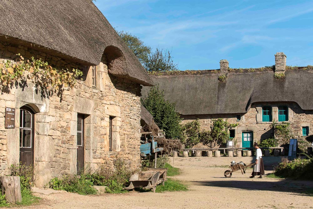 p.104, Le village de Poul-Fetan.