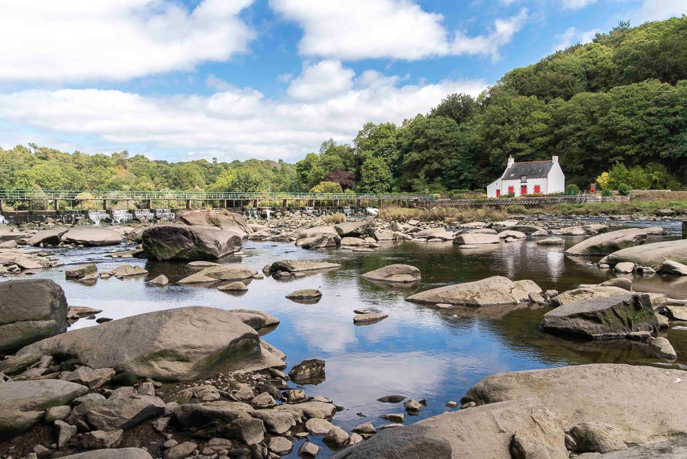 p.118, Les marées influent sur la hauteur du Blavet et à marée basse c'est un véritable chaos rocheux qui se découvre au niveau de l'écluse de Polvern.